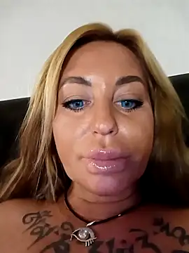 MiaMooly online show from 22, 9, 2025