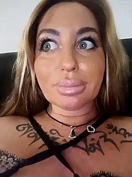 MiaMooly online show from 26, 11, 2025