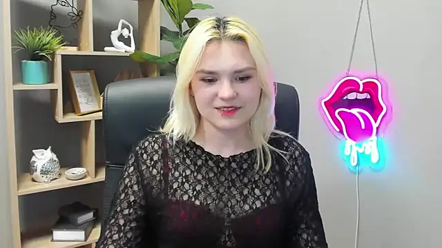 Snapshot of SweetLilyxo chatting on 23, 4, 2026 SweetLilyxo online show from 23, 4, 2026
