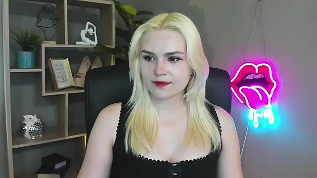 Snapshot of SweetLilyxo chatting on 28, 4, 2026 SweetLilyxo online show from 28, 4, 2026
