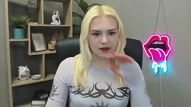 Snapshot of SweetLilyxo chatting on 30, 4, 2026 SweetLilyxo online show from 30, 4, 2026