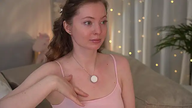 moan elisa online show from 2, 4, 2026