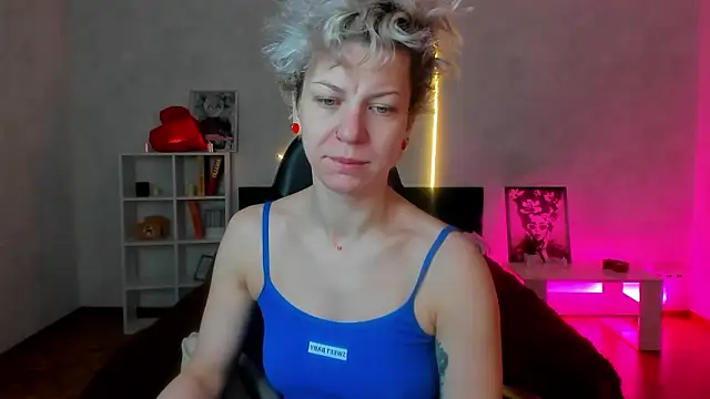 Snapshot of strip_dancer chatting on 3, 3, 2026 strip dancer online show from 3, 3, 2026