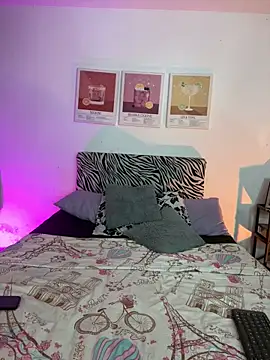 Daniellesins1 online show from 23, 4, 2026