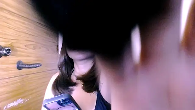 Snapshot of vien_pussy69 chatting on 24, 5, 2026 vien pussy69 online show from 24, 5, 2026