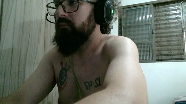 Redlovecouple online show from 12, 2, 2026