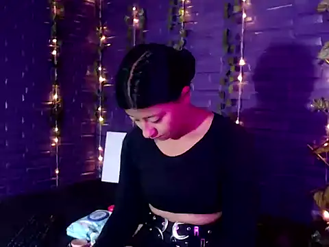 Snapshot of Vaneline2 chatting on 21, 4, 2026 Vaneline2 online show from 21, 4, 2026