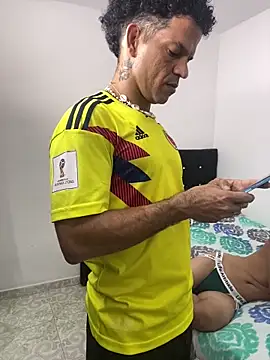 MaxyRyan online show from 10, 4, 2026