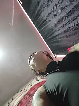 Snapshot of CharlotteKravizz chatting on 27, 2, 2026 CharlotteKravizz online show from 27, 2, 2026