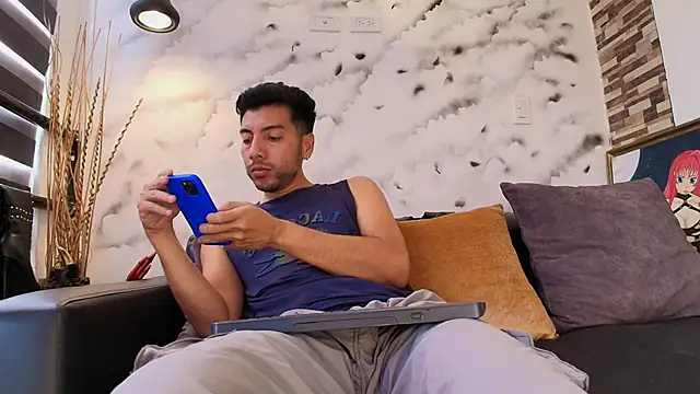 Snapshot of Max_Hornye chatting on 19, 2, 2026 Max Hornye online show from 19, 2, 2026