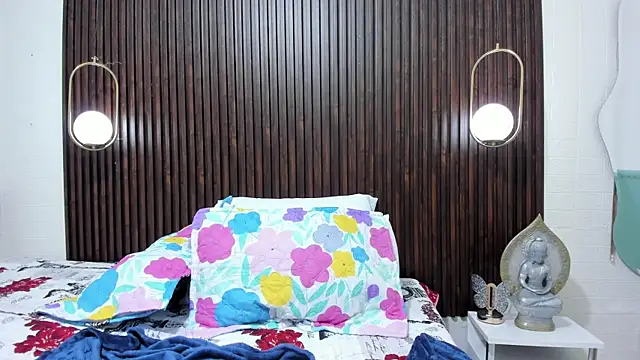 Snapshot of VictoriiaCarsoon chatting on 8, 2, 2026 VictoriiaCarsoon online show from 8, 2, 2026