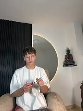 Snapshot of ARON_LUXX chatting on 7, 2, 2026 ARON LUXX online show from 7, 2, 2026