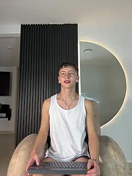 Snapshot of ARON_LUXX chatting on 18, 2, 2026 ARON LUXX online show from 18, 2, 2026