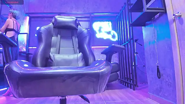 Snapshot of MiistressBlu chatting on 10, 2, 2026 MiistressBlu online show from 10, 2, 2026