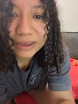 Snapshot of daphne_grande chatting on 4, 3, 2026 daphne grande online show from 4, 3, 2026