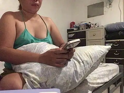 Snapshot of lady_candy85 chatting on 9, 2, 2026 lady candy85 online show from 9, 2, 2026