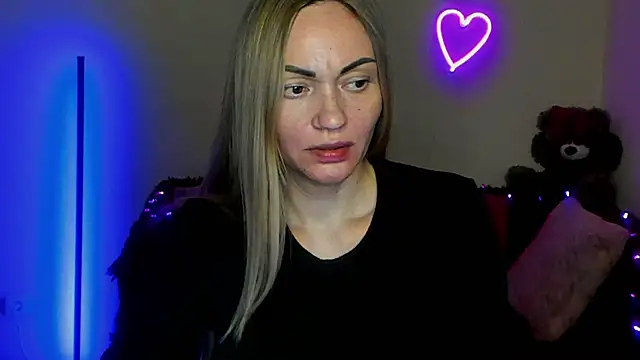 Snapshot of BlondMikey22 chatting on 19, 4, 2026 BlondMikey22 online show from 19, 4, 2026
