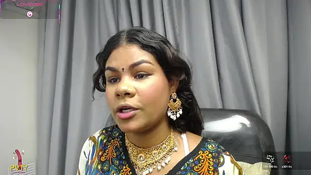 Snapshot of yaazhinii chatting on 6, 5, 2026 yaazhinii online show from 6, 5, 2026