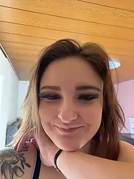 ViviLuu online show from 10, 3, 2026