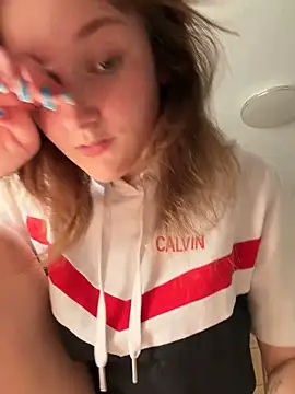 ViviLuu online show from 16, 4, 2026