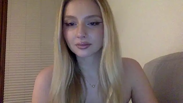 Snapshot of MayaWetDream chatting on 2, 3, 2026 MayaWetDream online show from 2, 3, 2026