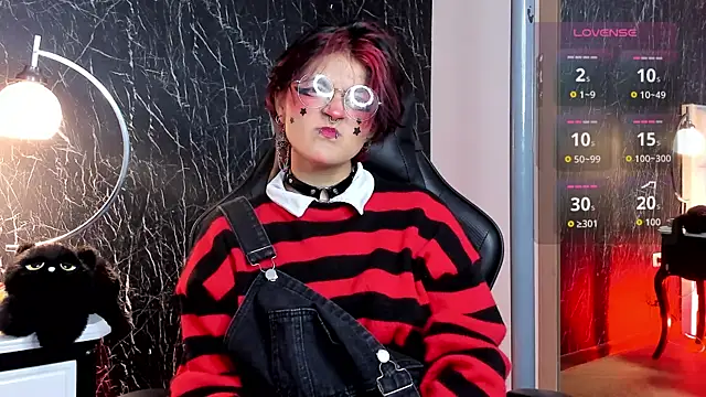 Snapshot of YuuMiko chatting on 1, 4, 2026 YuuMiko online show from 1, 4, 2026