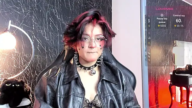 Snapshot of YuuMiko chatting on 2, 4, 2026 YuuMiko online show from 2, 4, 2026