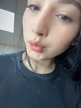 Snapshot of BadLilAngelXXX chatting on 4, 4, 2026 BadLilAngelXXX online show from 4, 4, 2026