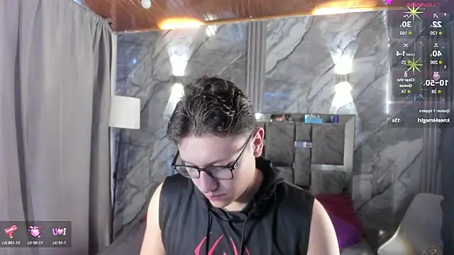 Snapshot of Manson_and_Zoe chatting on 8, 6, 2026 Manson and Zoe online show from 8, 6, 2026