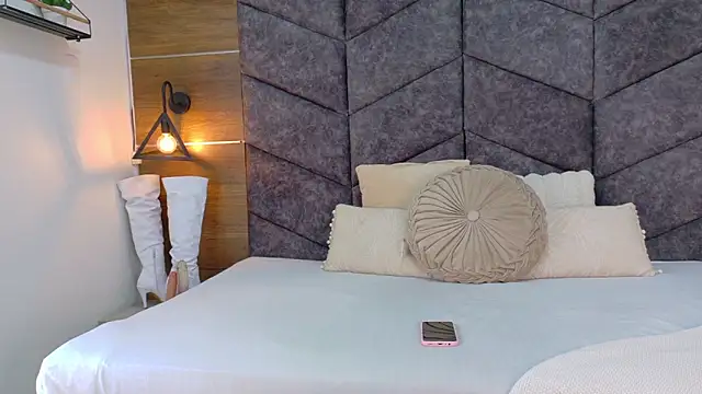 FernandaBrown   online show from 6, 3, 2026