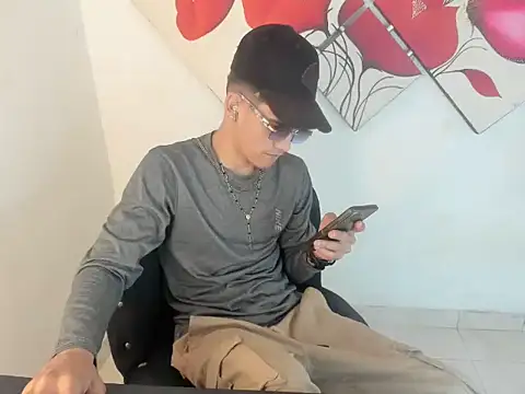 Snapshot of Jesshot_bigcock20cm chatting on 7, 7, 2026 Jesshot bigcock20cm online show from 7, 7, 2026