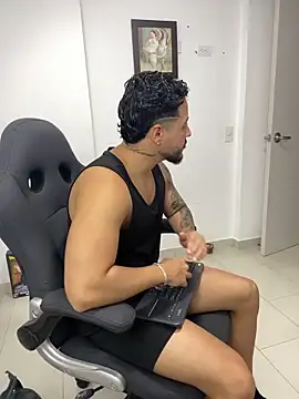 MattiaDupont online show from 5, 5, 2026