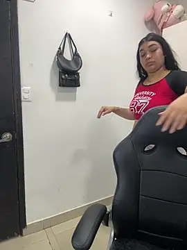 big booty girl online show from 1, 3, 2026