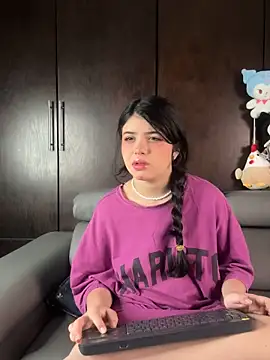 EmilyAndAndrew online show from 11, 4, 2026