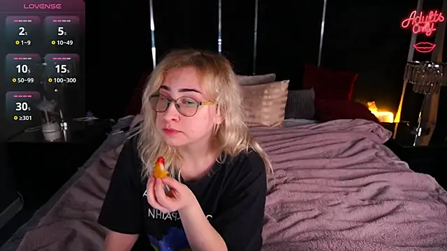 MillaLuxLove online show from 27, 3, 2026