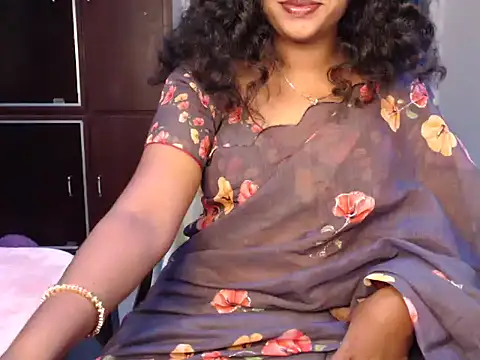 Snapshot of VixenNandhu chatting on 4, 7, 2026 VixenNandhu online show from 4, 7, 2026