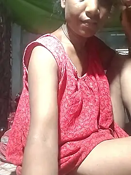 Snapshot of Sweet-runi chatting on 26, 5, 2026 Sweet-runi online show from 26, 5, 2026