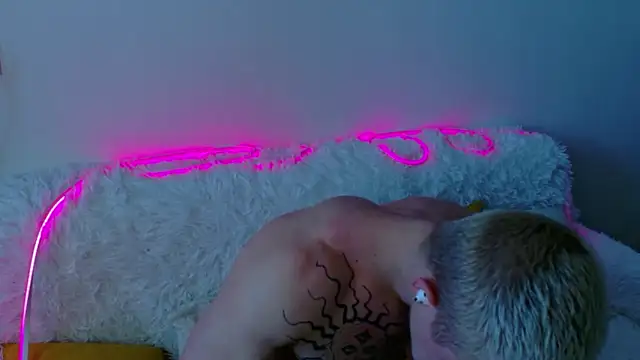 SterlingNoir online show from 7, 2, 2026