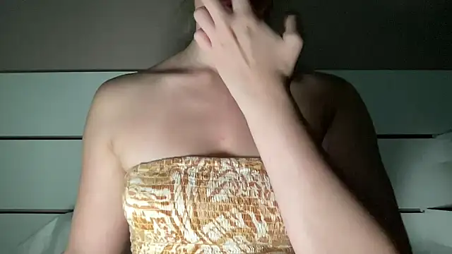 Snapshot of petiteetoile chatting on 30, 6, 2026 petiteetoile online show from 30, 6, 2026