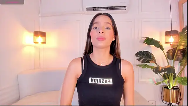 Nicole Whittee online show from 15, 4, 2026