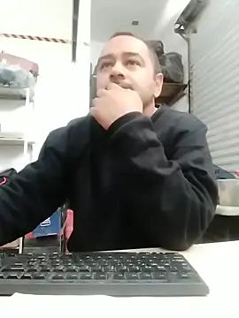 Snapshot of OMARMEX1 chatting on 13, 4, 2026 OMARMEX1 online show from 13, 4, 2026