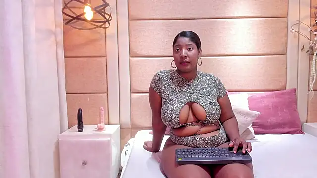 Snapshot of AprilMonroe chatting on 27, 2, 2026 AprilMonroe online show from 27, 2, 2026