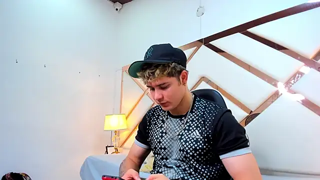 rayan linxx online show from 9, 4, 2026