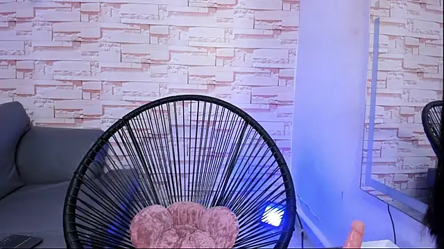 akira shaunk online show from 7, 4, 2026