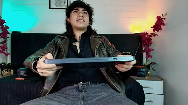 Axell Kussh online show from 22, 4, 2026