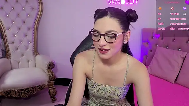 MAHYRA TAY online show from 8, 4, 2026