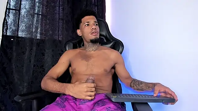 Nehemiaa boy online show from 13, 4, 2026