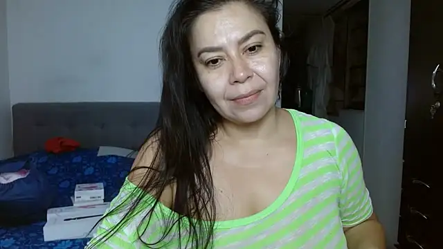 Karo sexy online show from 4, 12, 2025