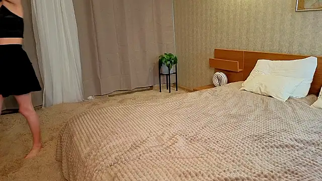 NikkyBee  online show from 10, 2, 2026