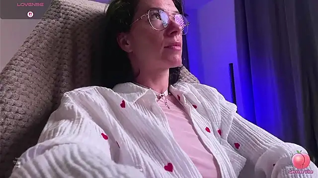 Snapshot of Katy_Kar chatting on 8, 5, 2026 Katy Kar online show from 8, 5, 2026